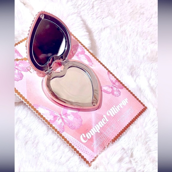 Paris Hilton Pink Rhinestone Heart Shaped Compact Mirror - Picture 2 of 4